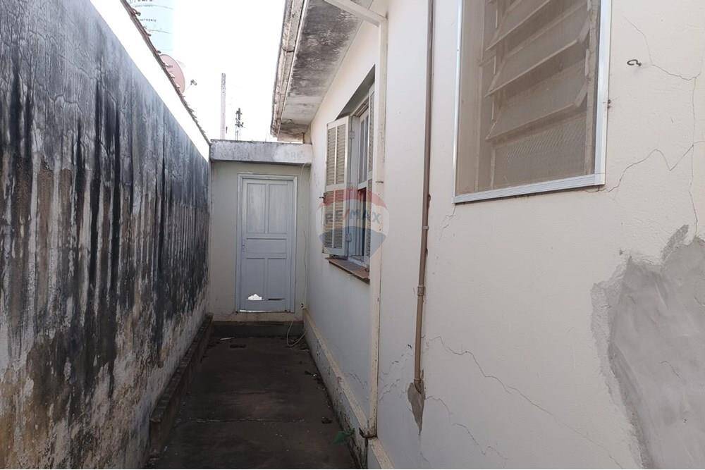 Casa à venda com 5 quartos, 306m² - Foto 17