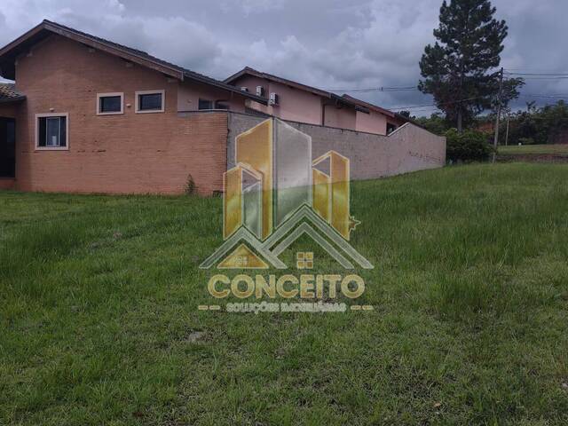 #T 004 - Terreno em condomínio para Venda em Águas de São Pedro - SP