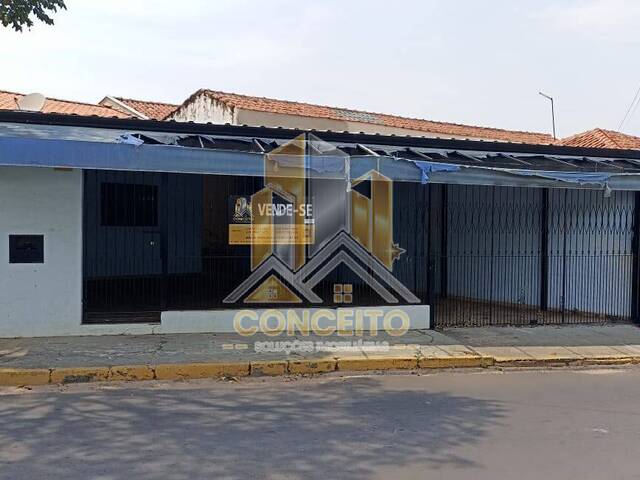 #C 100 - Casa para Venda em São Pedro - SP - 1