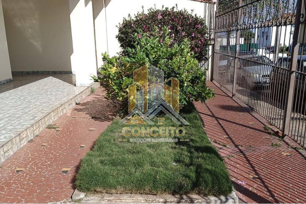 Casa à venda com 5 quartos, 306m² - Foto 8