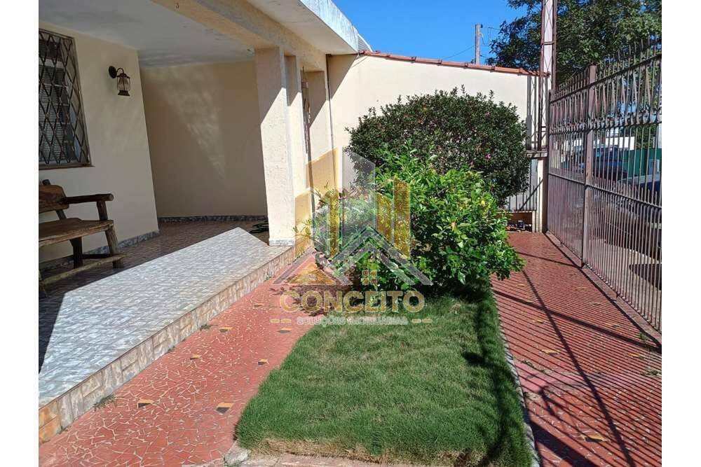 Casa à venda com 5 quartos, 306m² - Foto 11