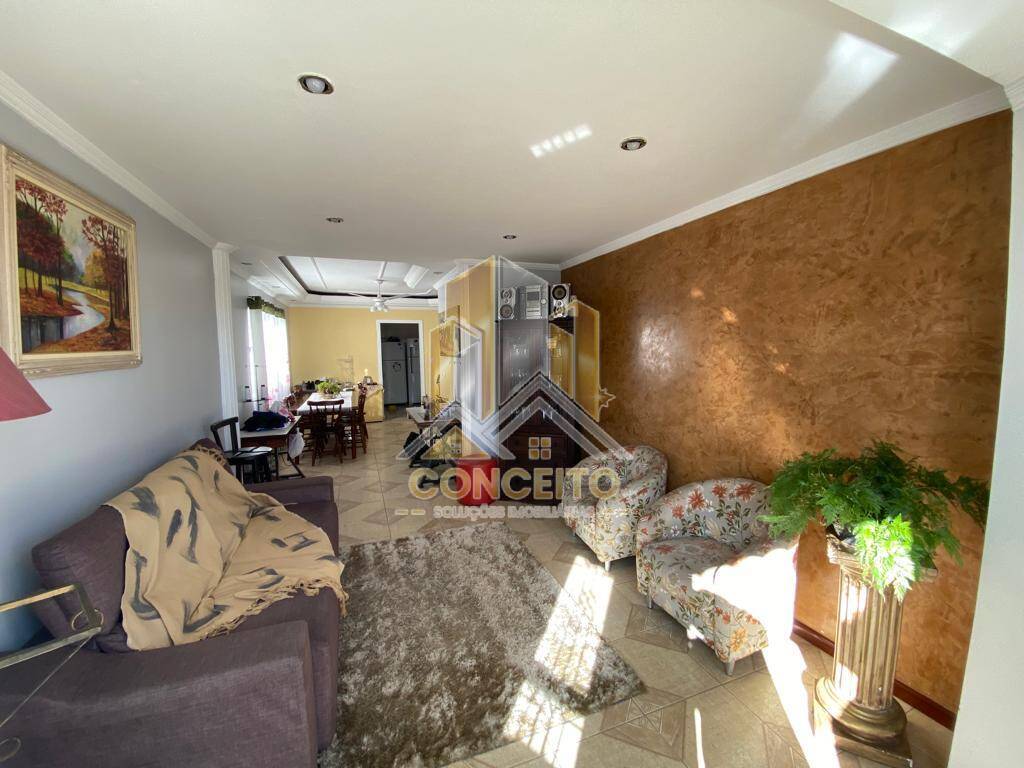 Casa, 3 quartos, 210 m² - Foto 2