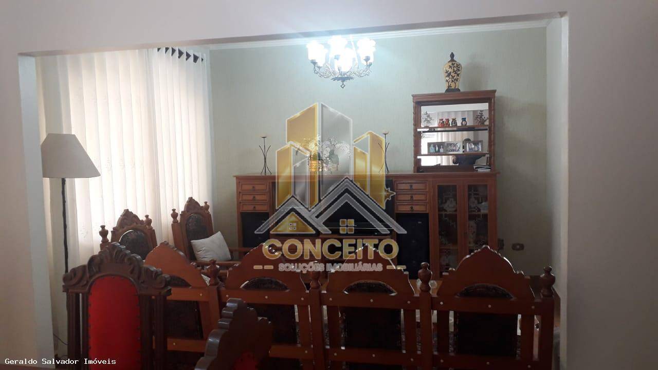 Casa, 3 quartos, 225 m² - Foto 11