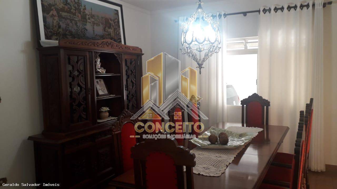 Casa, 3 quartos, 225 m² - Foto 14