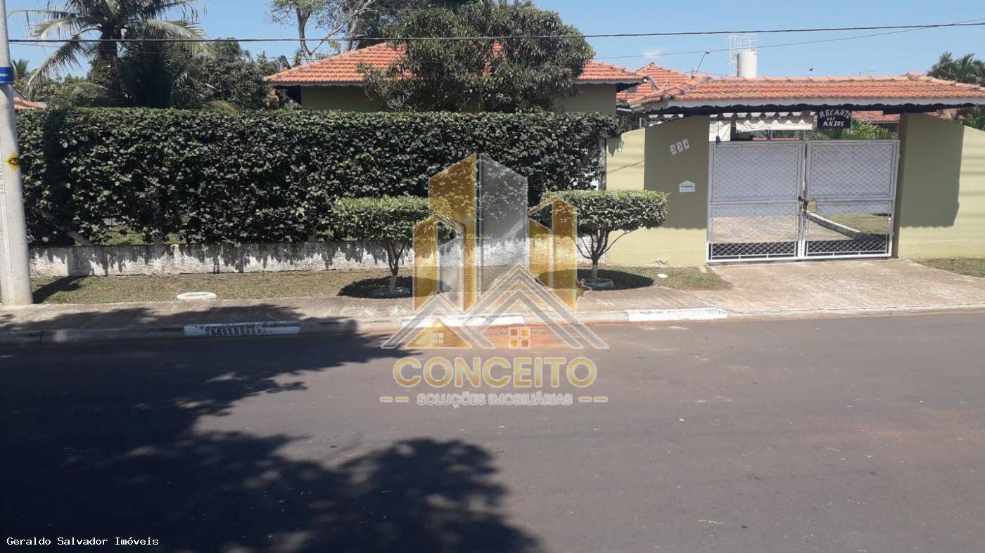 Casa à venda com 4 quartos, 240m² - Foto 1