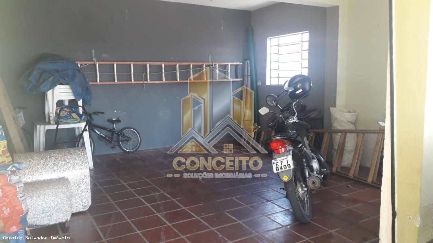 Casa à venda com 4 quartos, 240m² - Foto 15