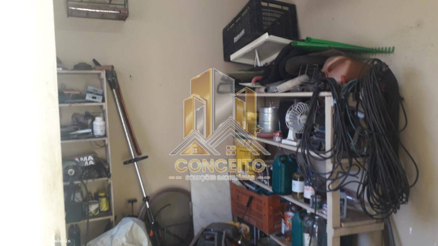 Casa à venda com 4 quartos, 240m² - Foto 34