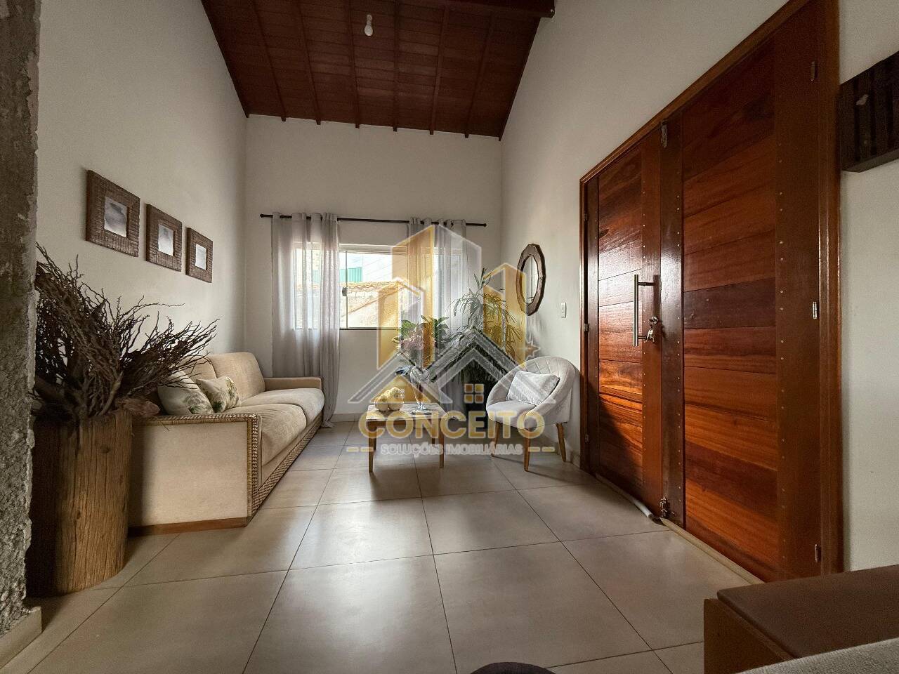 Casa, 4 quartos, 180 m² - Foto 1