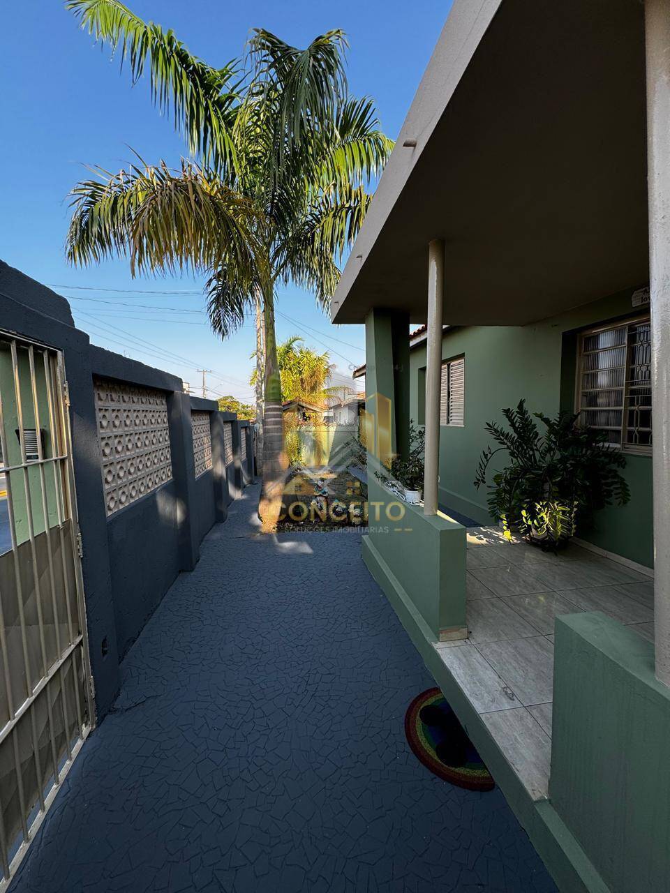 Casa, 4 quartos, 195 m² - Foto 1